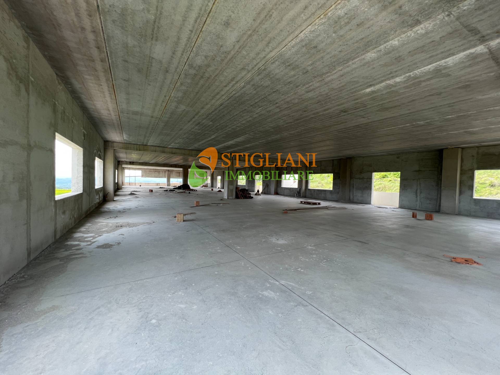 Locale commerciale in vendita a Campobasso, Contrada San Giovanni in Golfo