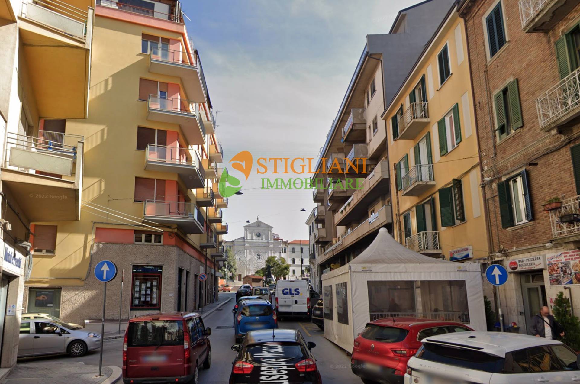 Locale commerciale in affitto a Campobasso, Centro