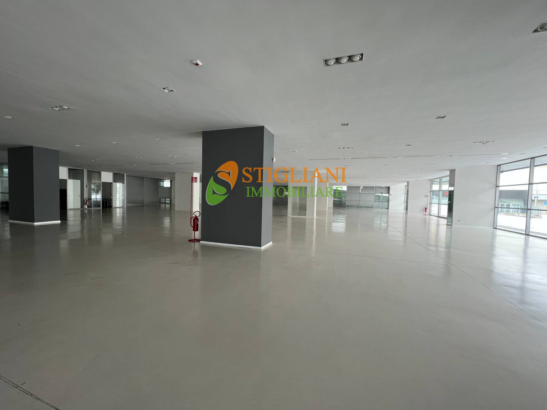 Locale commerciale in vendita a Campobasso, Colle delle Alpi