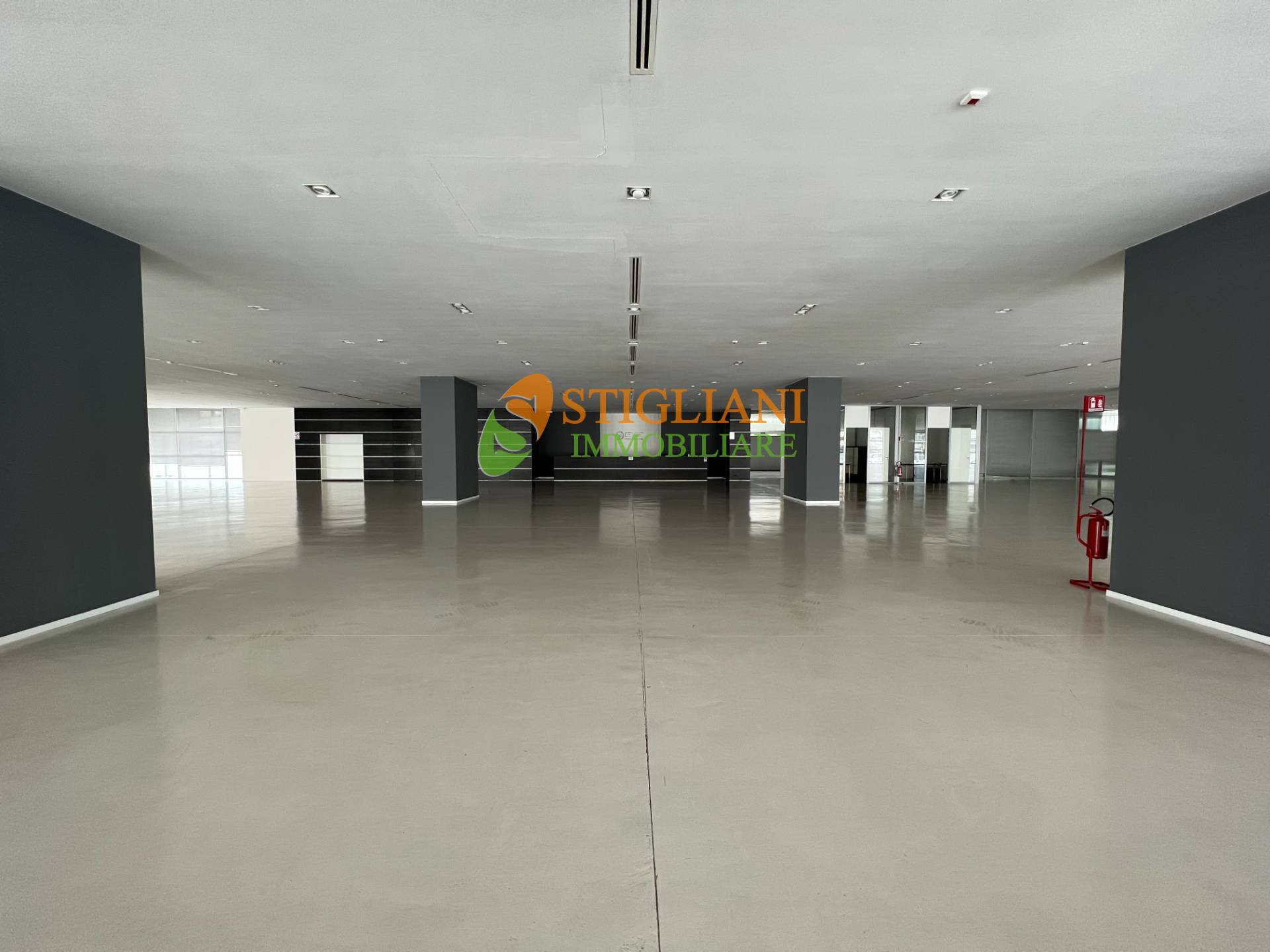 Locale commerciale in vendita a Campobasso, Colle delle Alpi