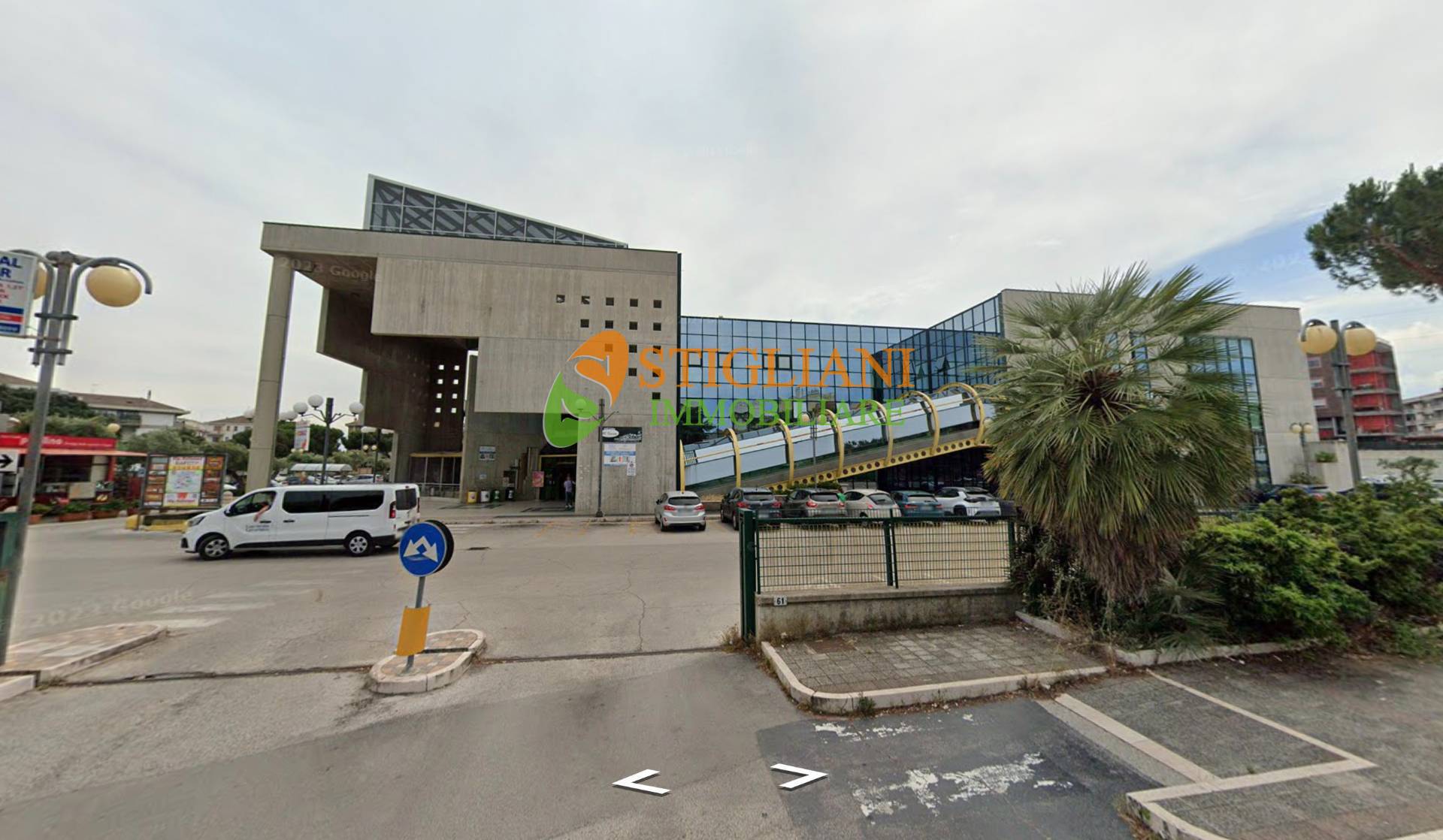 Locale commerciale in vendita a Termoli, Via Martiri della Resistenza