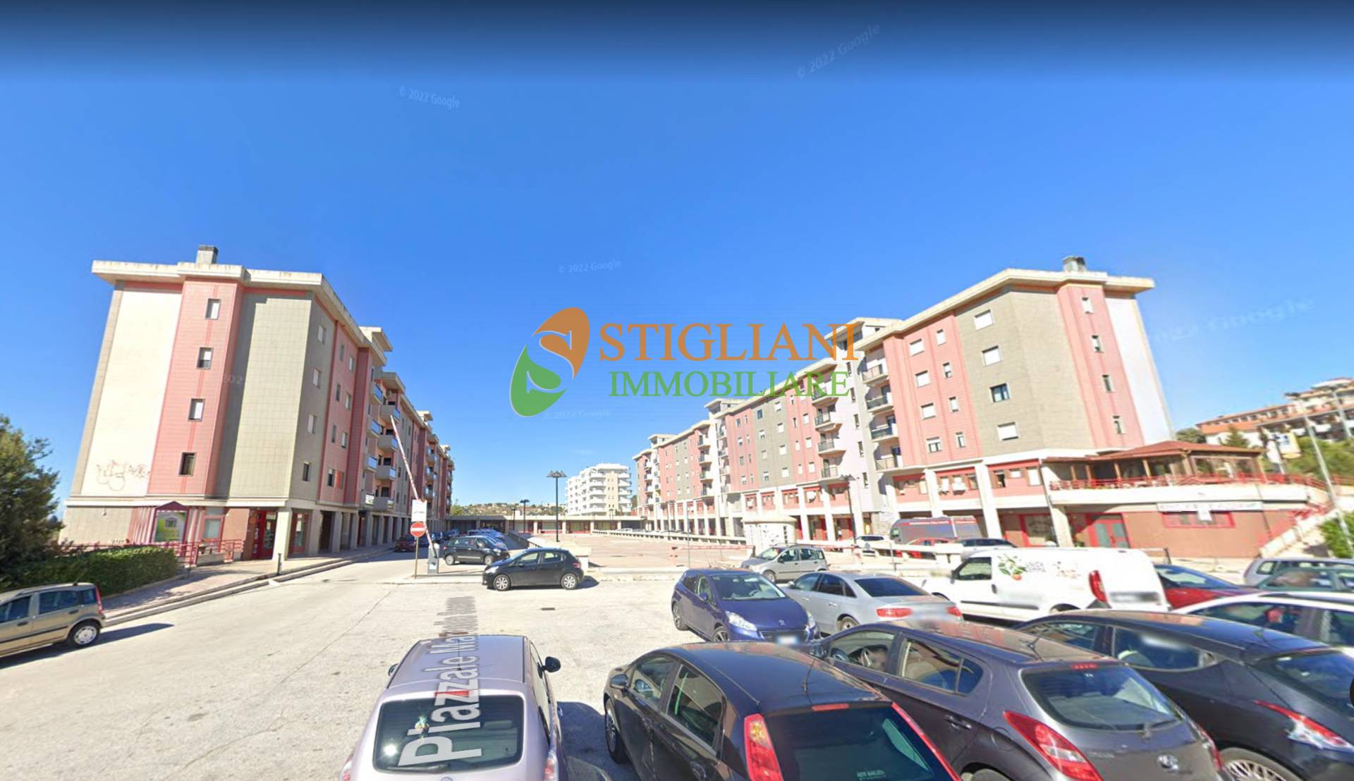 Locale commerciale in affitto a Campobasso, Centro