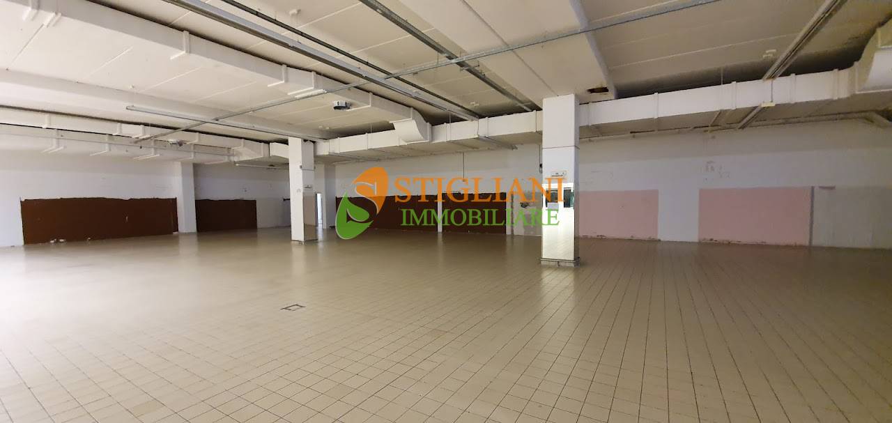 Locale commerciale in vendita a Teramo, Piano D'Accio