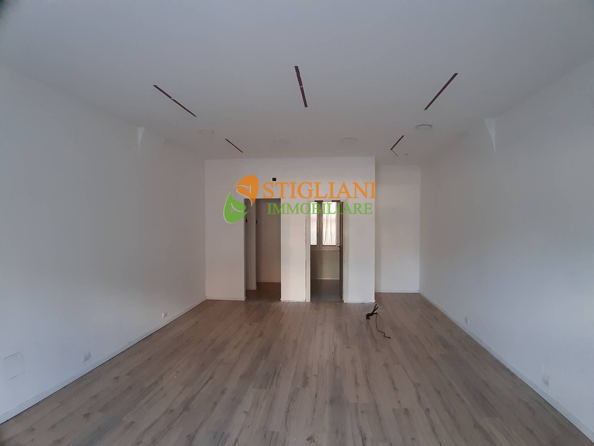 Locale commerciale in affitto a Campobasso, Centro