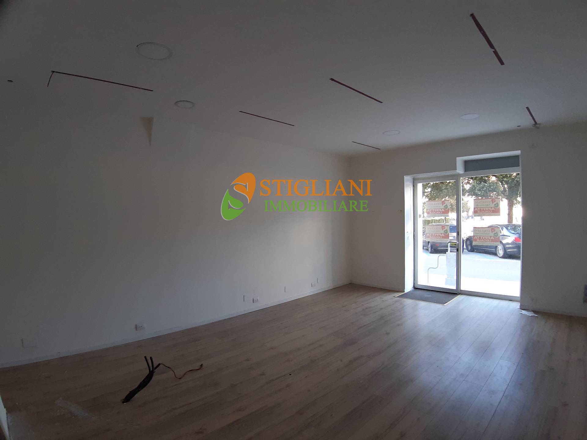 Locale commerciale in affitto a Campobasso, Centro