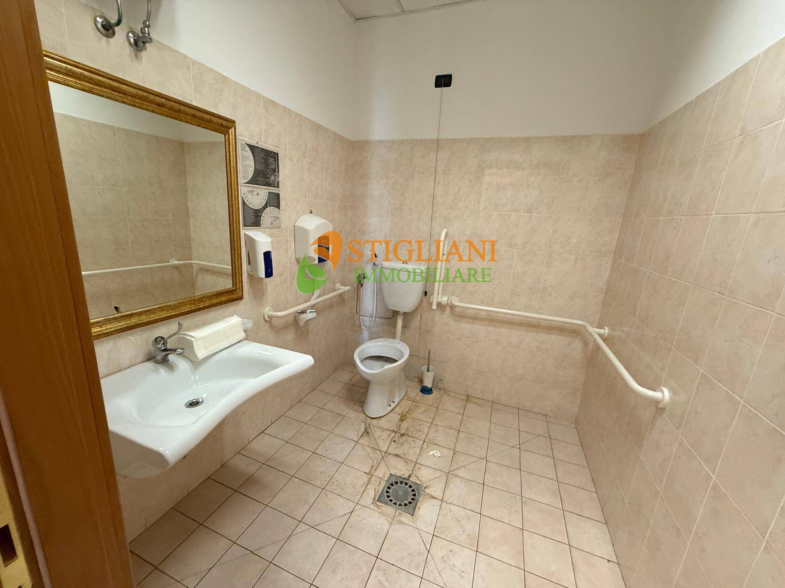 Locale commerciale in affitto a Campobasso, Semicentro