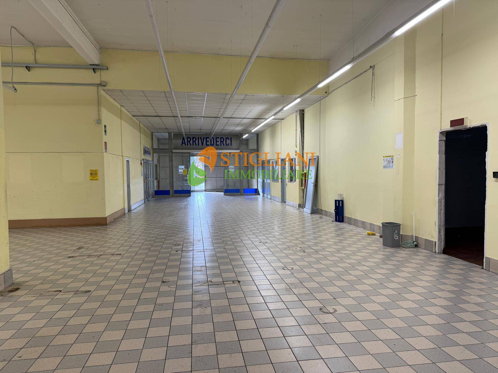 Locale commerciale in affitto a Campobasso, Semicentro