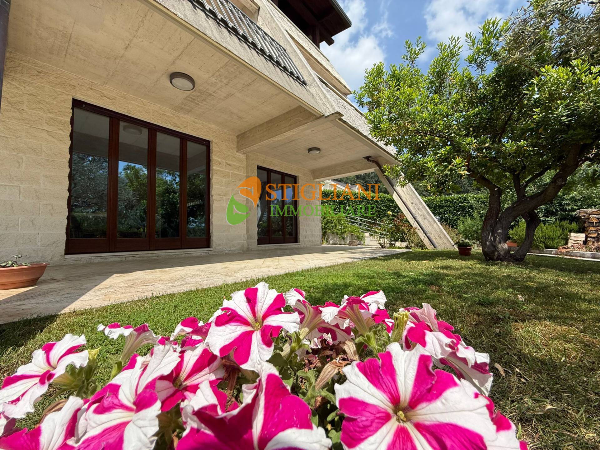 Villa Bifamiliare in vendita a Campobasso, Via D'Alena