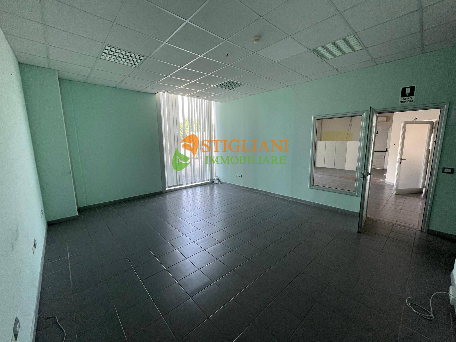 Locale commerciale in affitto a Monteroduni, Localit Spinete