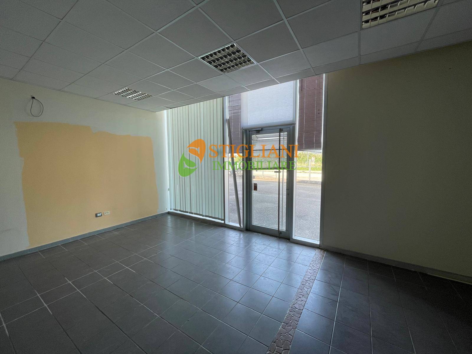 Locale commerciale in affitto a Monteroduni, Localit Spinete