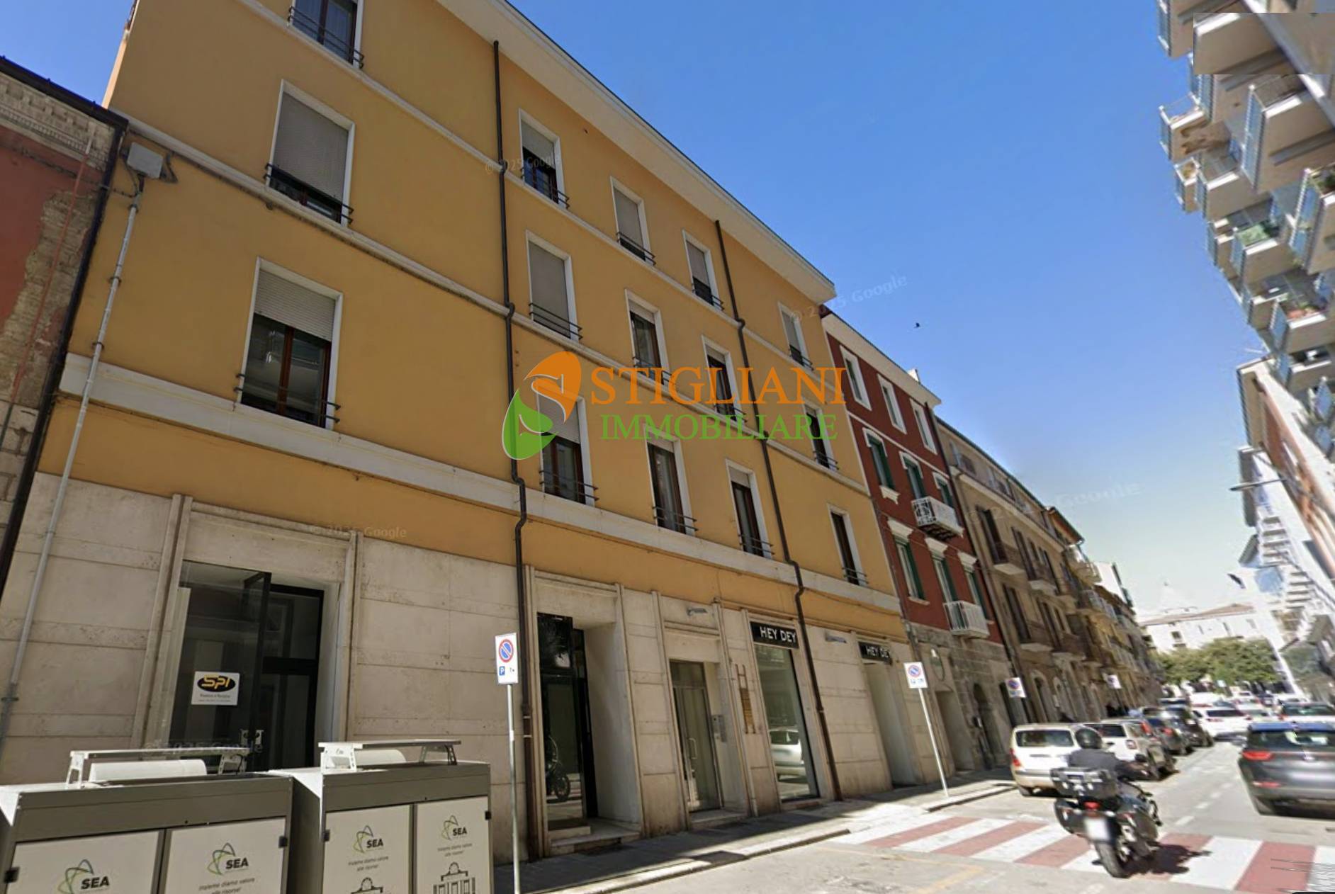 Locale commerciale in affitto a Campobasso, Centro