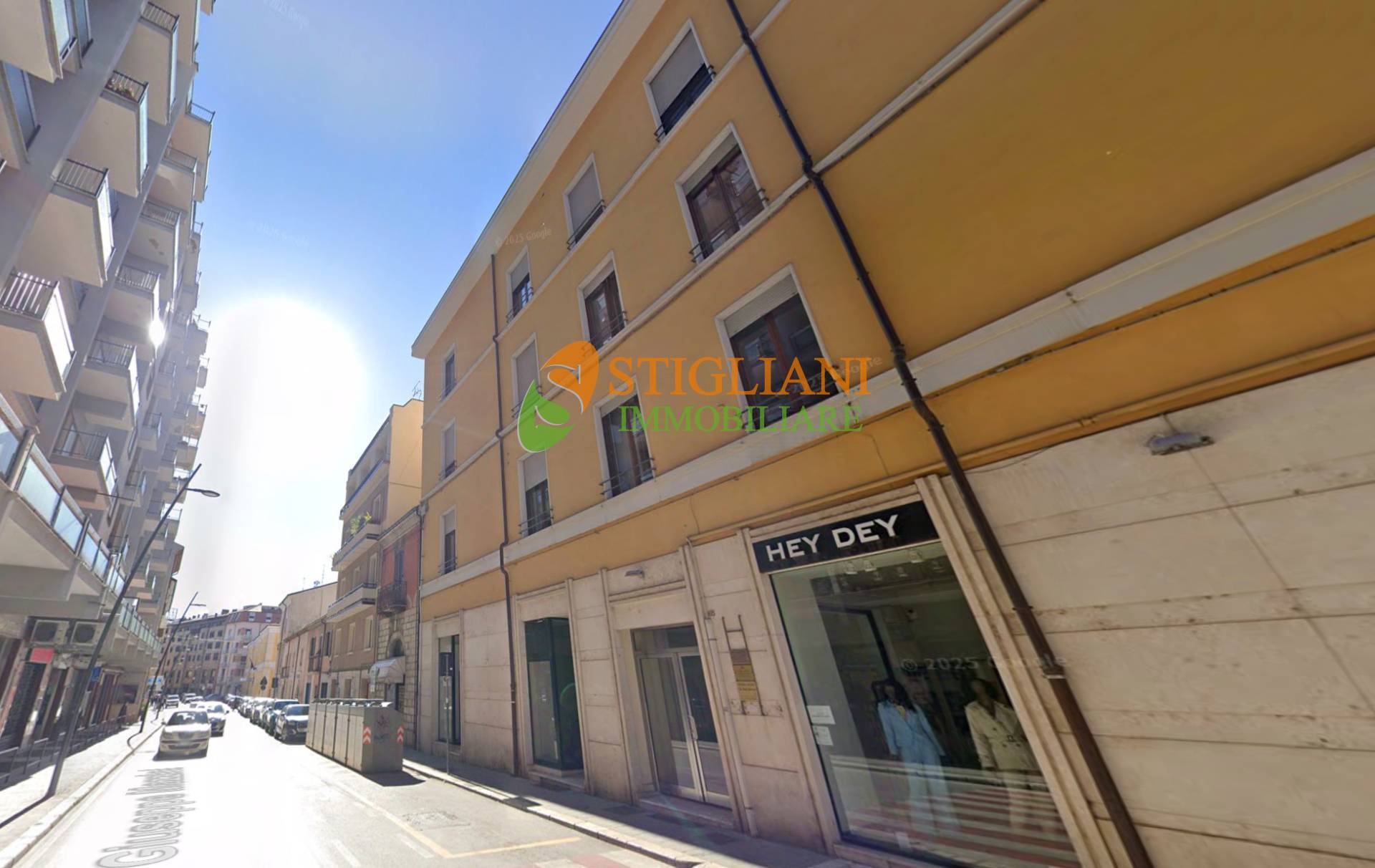 Locale commerciale in affitto a Campobasso, Centro