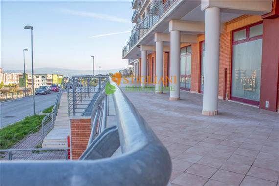 Locale commerciale in vendita a Campobasso, Periferia