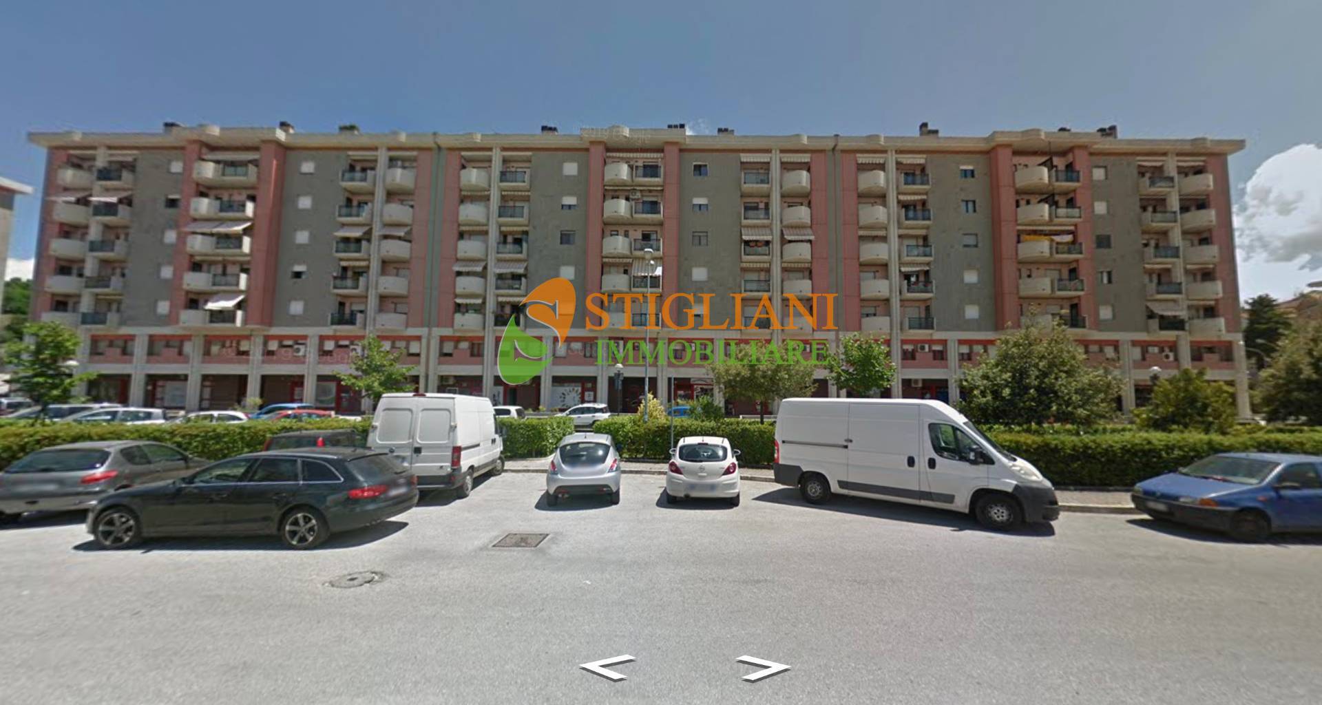 Locale commerciale in vendita a Campobasso, Centro