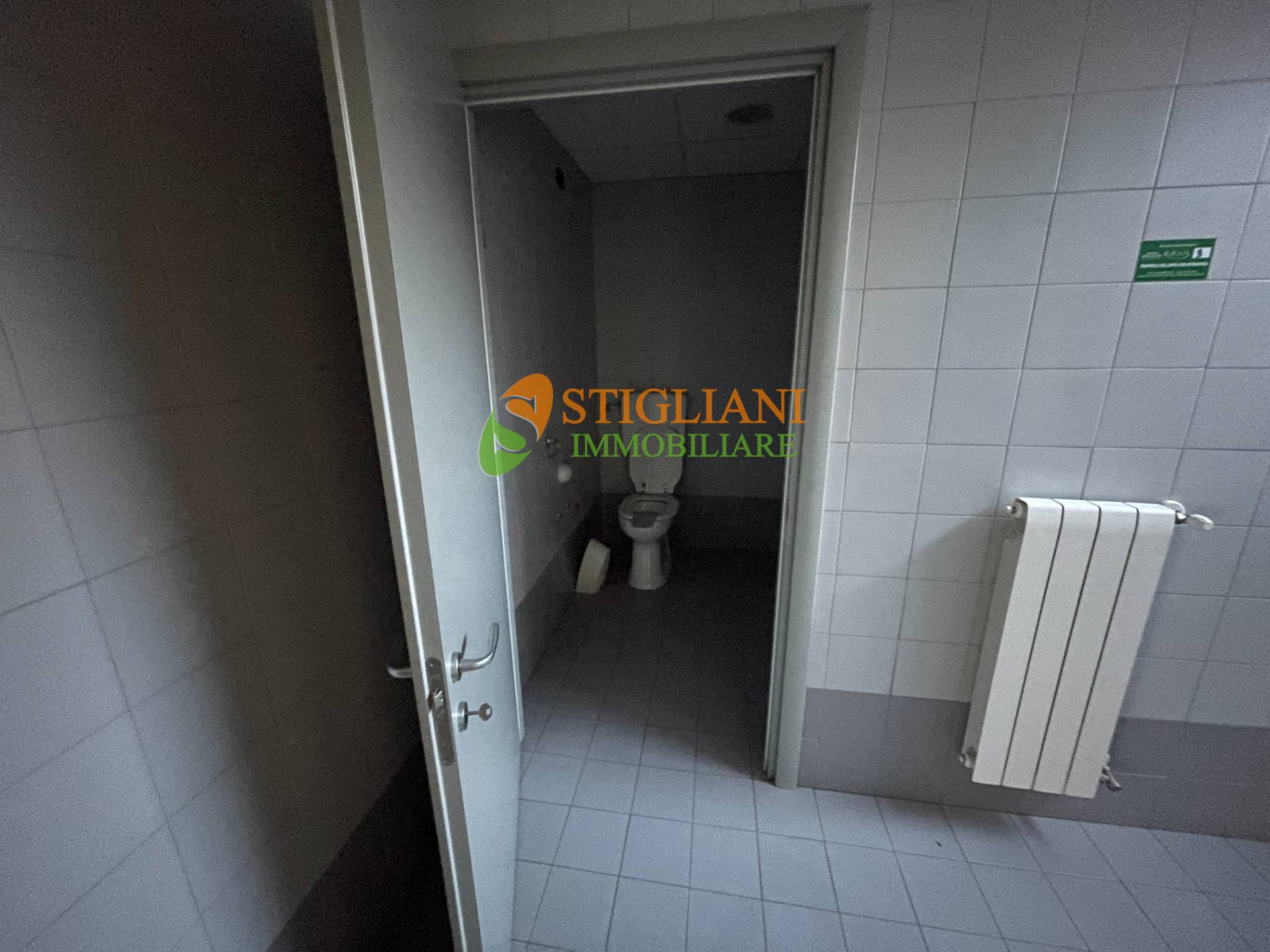 Locale commerciale in affitto a Campobasso, Semicentro