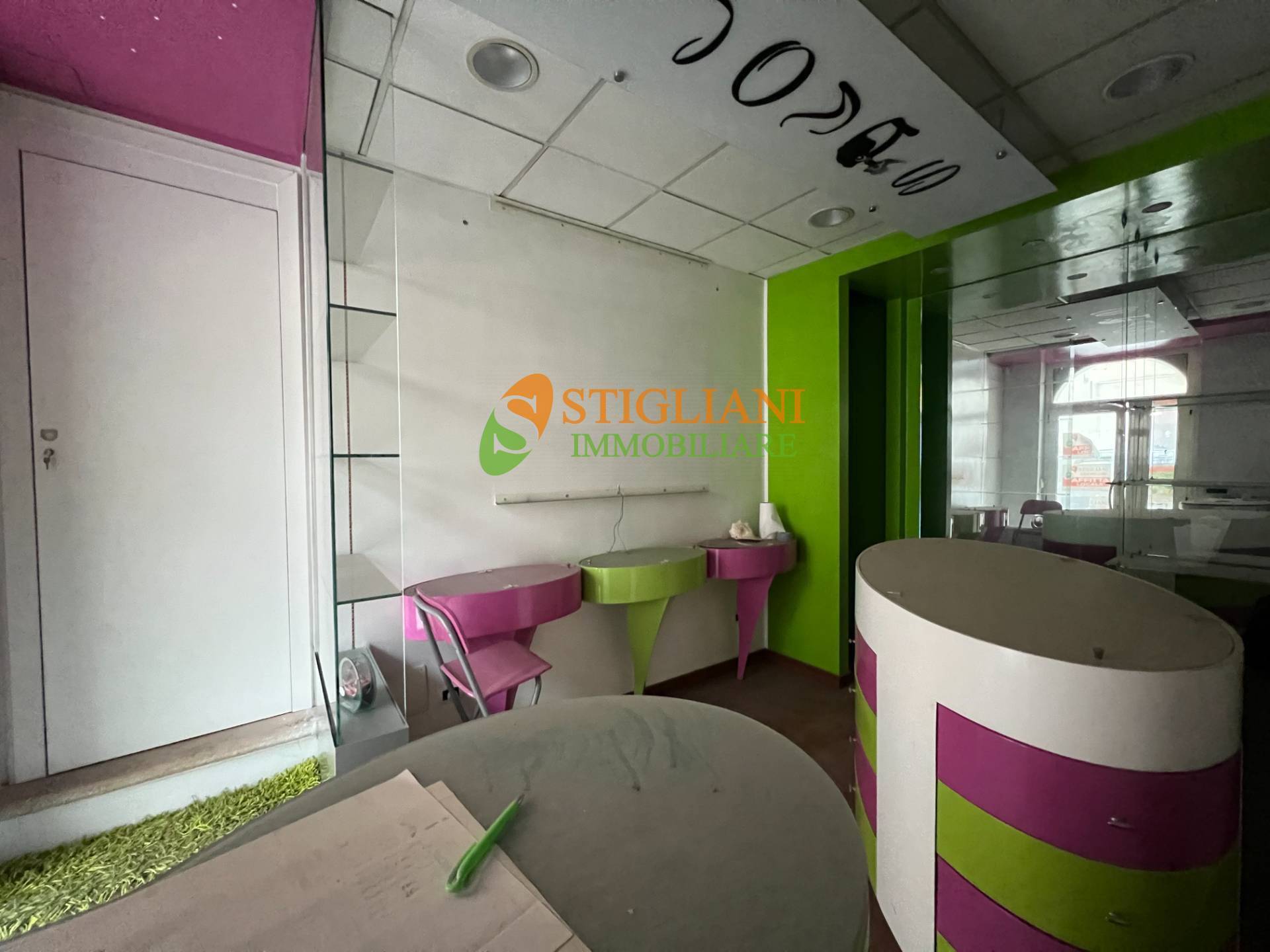 Locale commerciale in affitto a Campobasso, Centro