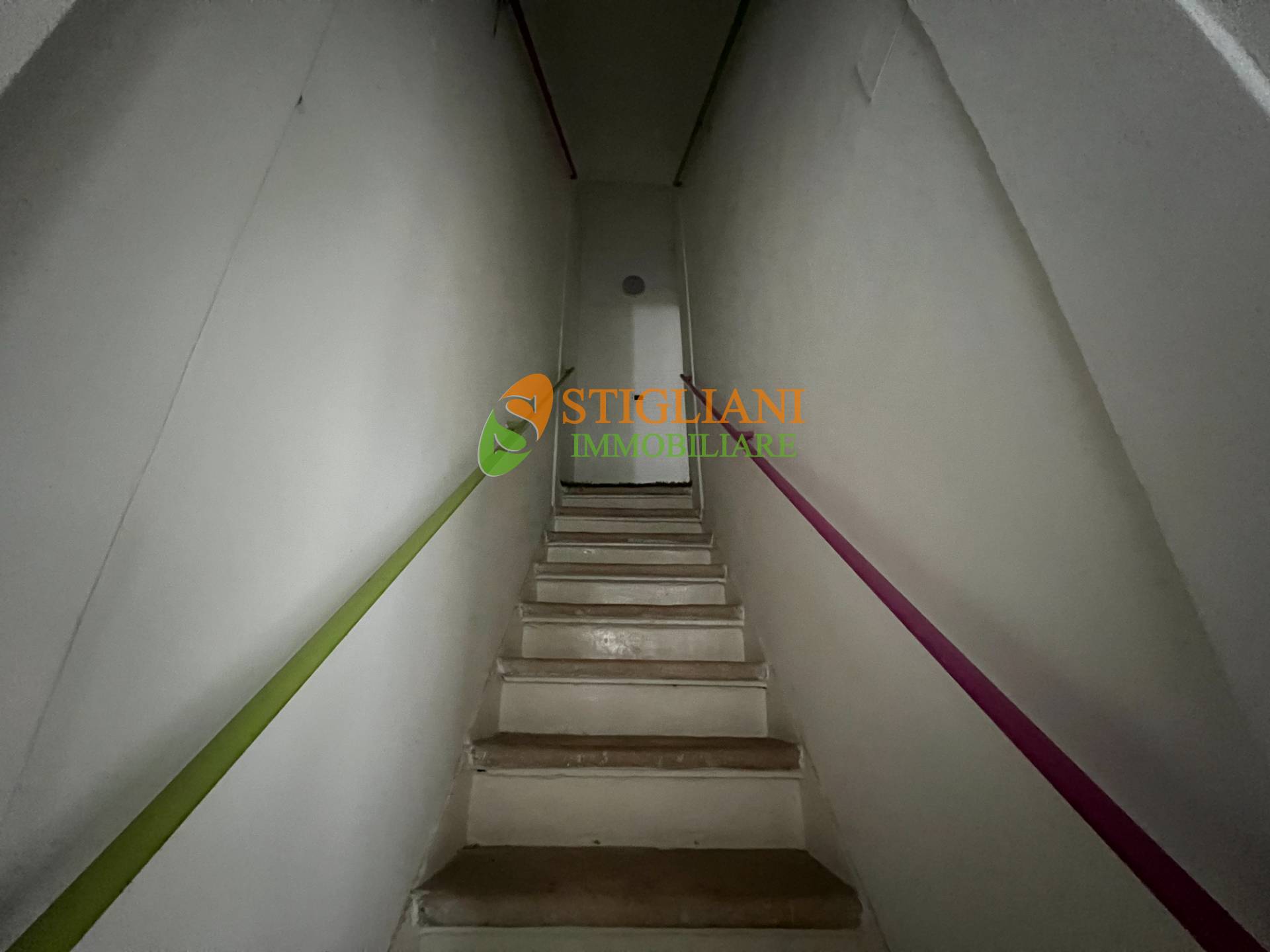 Locale commerciale in affitto a Campobasso, Centro