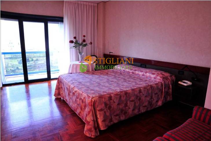 Locale commerciale in vendita a Bojano, Via Molise