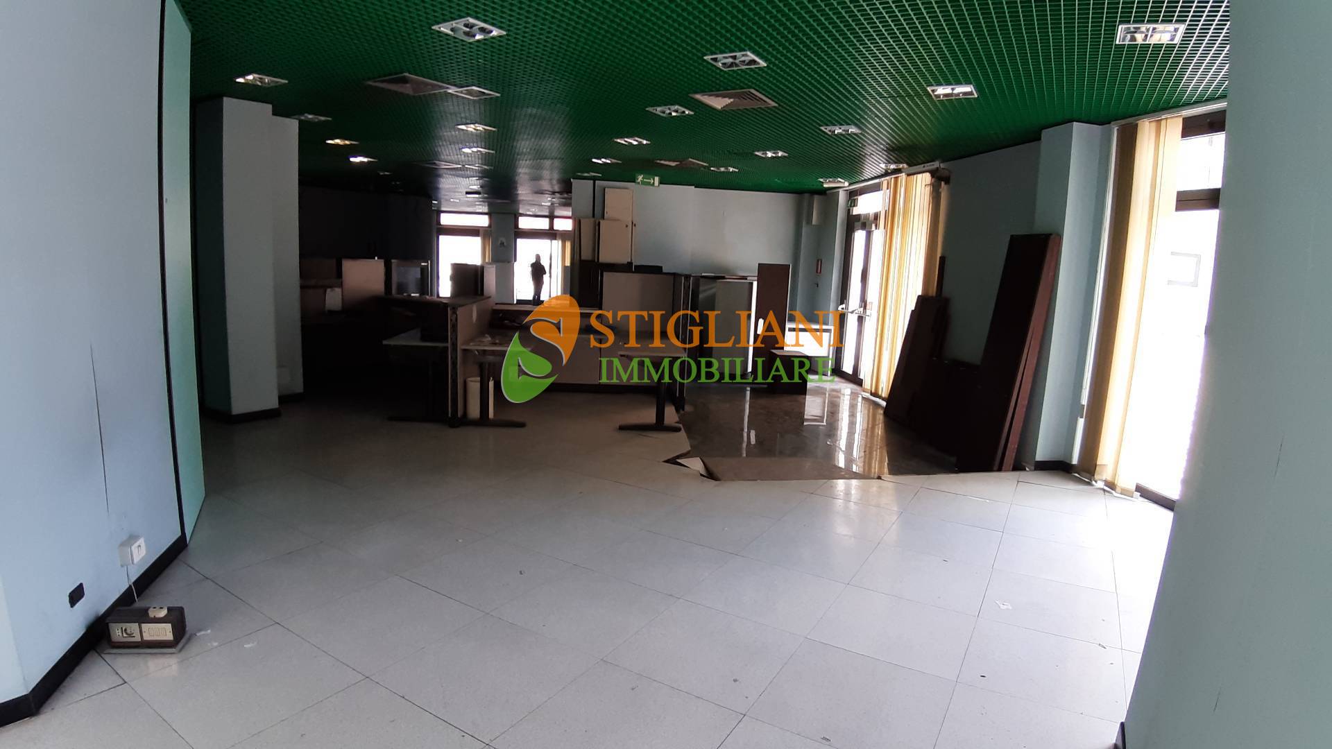 Locale commerciale in affitto a Campobasso, Semicentro