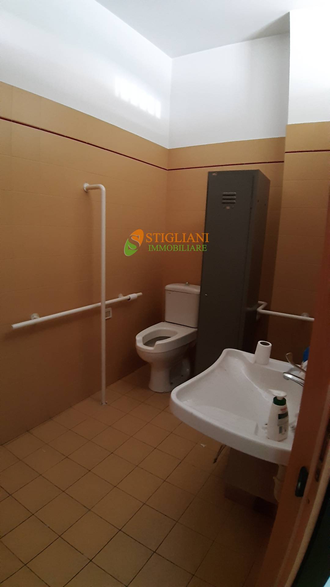 Locale commerciale in affitto a Campobasso, Semicentro