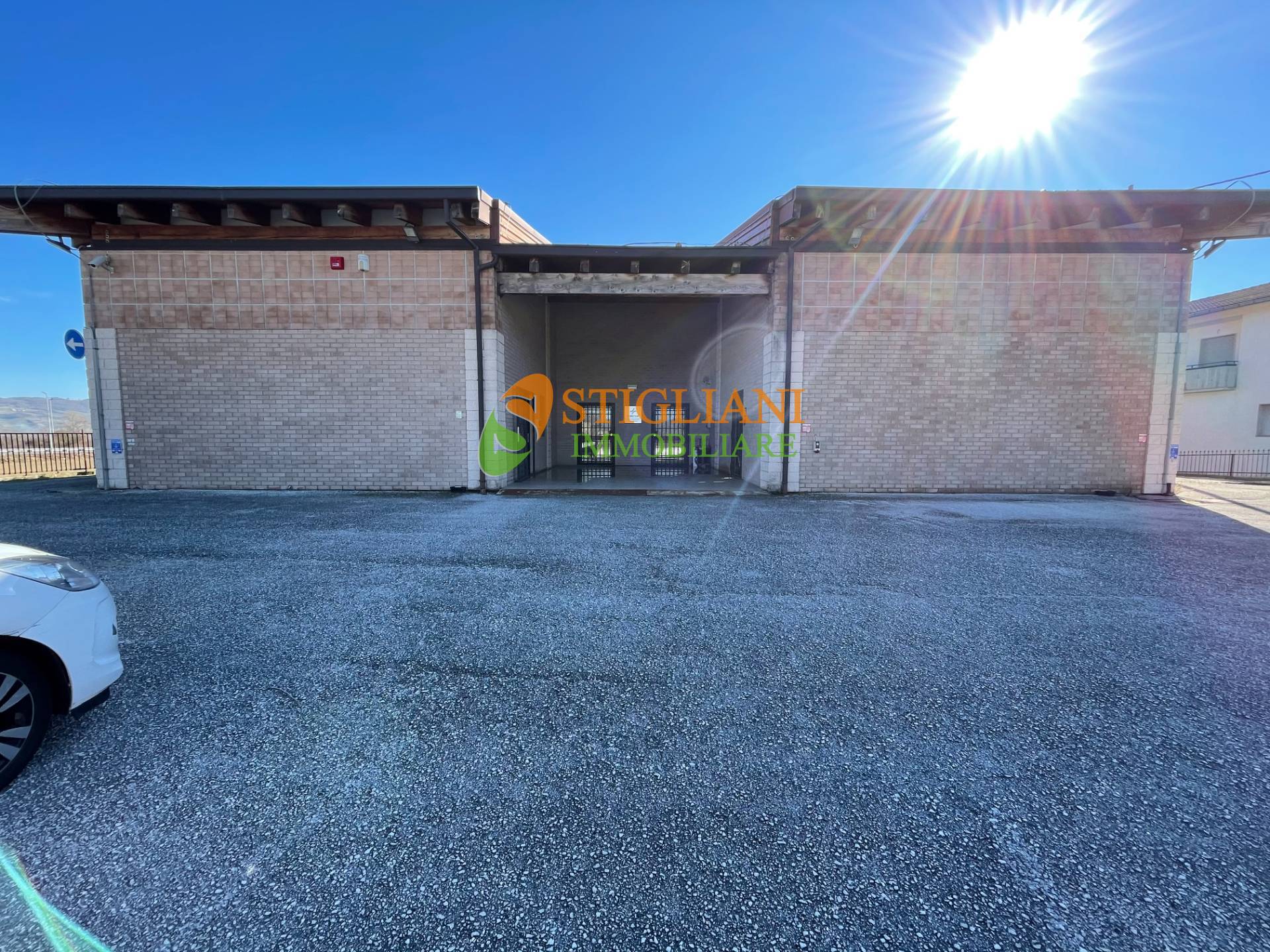 Locale commerciale in vendita a San Massimo, Strada Provinciale