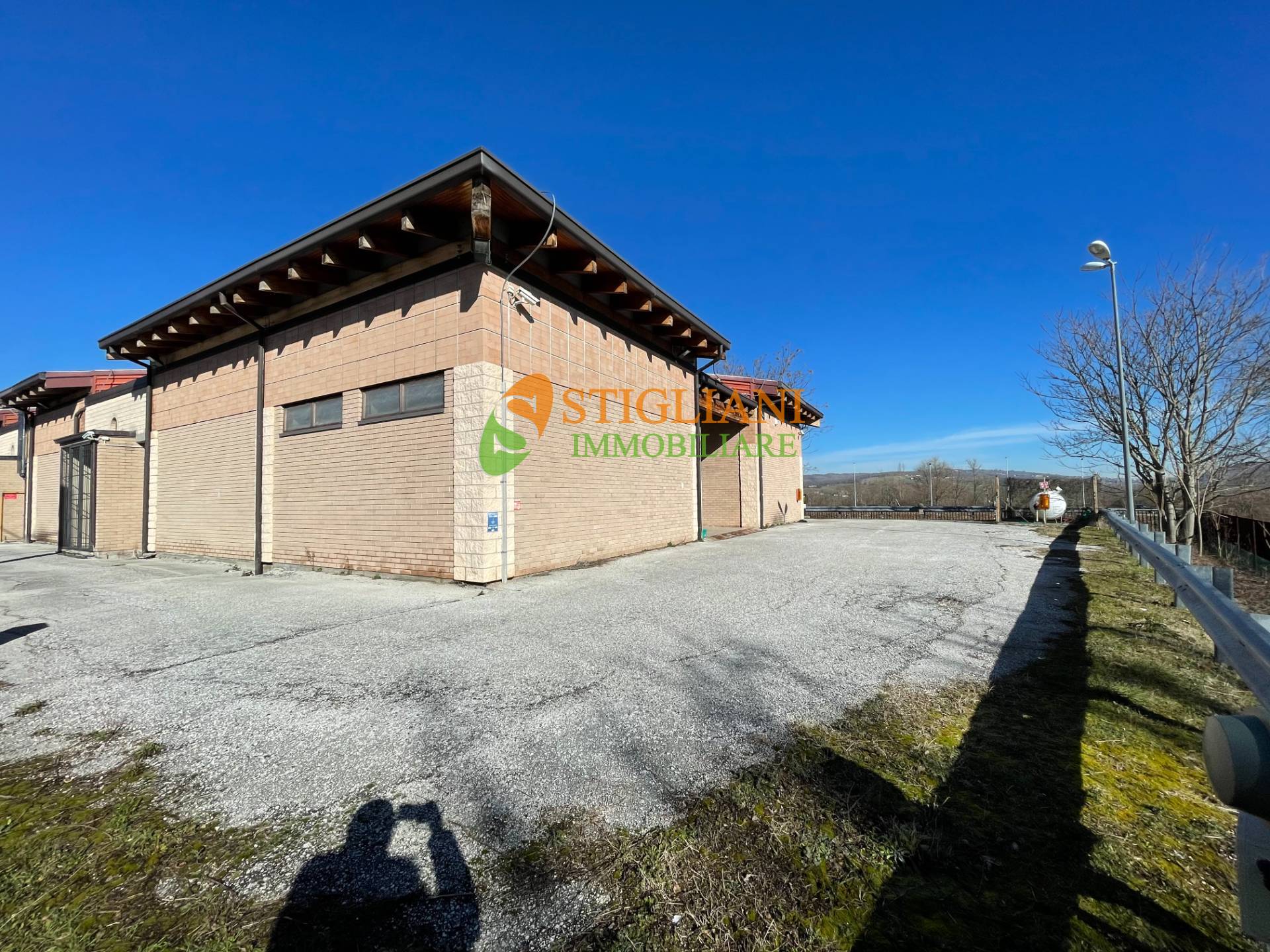 Locale commerciale in vendita a San Massimo, Strada Provinciale