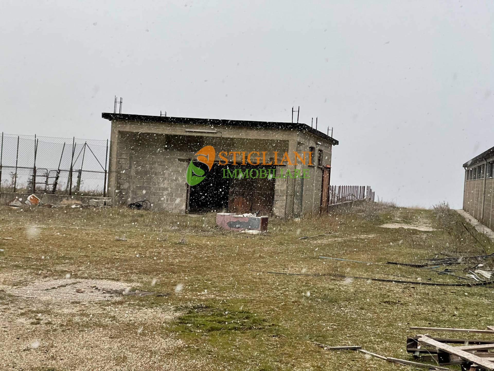 Locale commerciale in vendita a Petrella Tifernina, S.P. 13