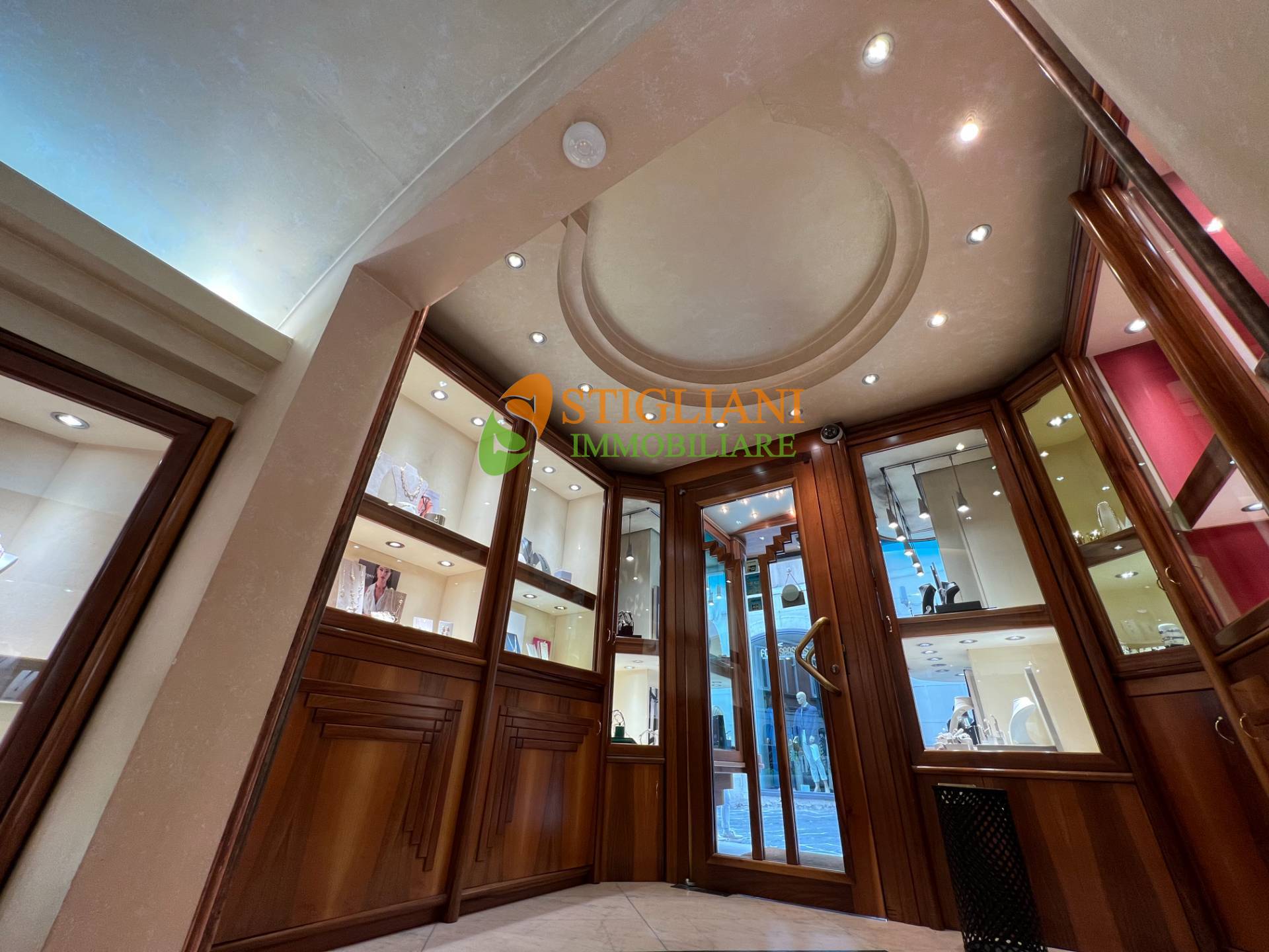 Attivita commerciale in vendita a Campobasso, Centro storico