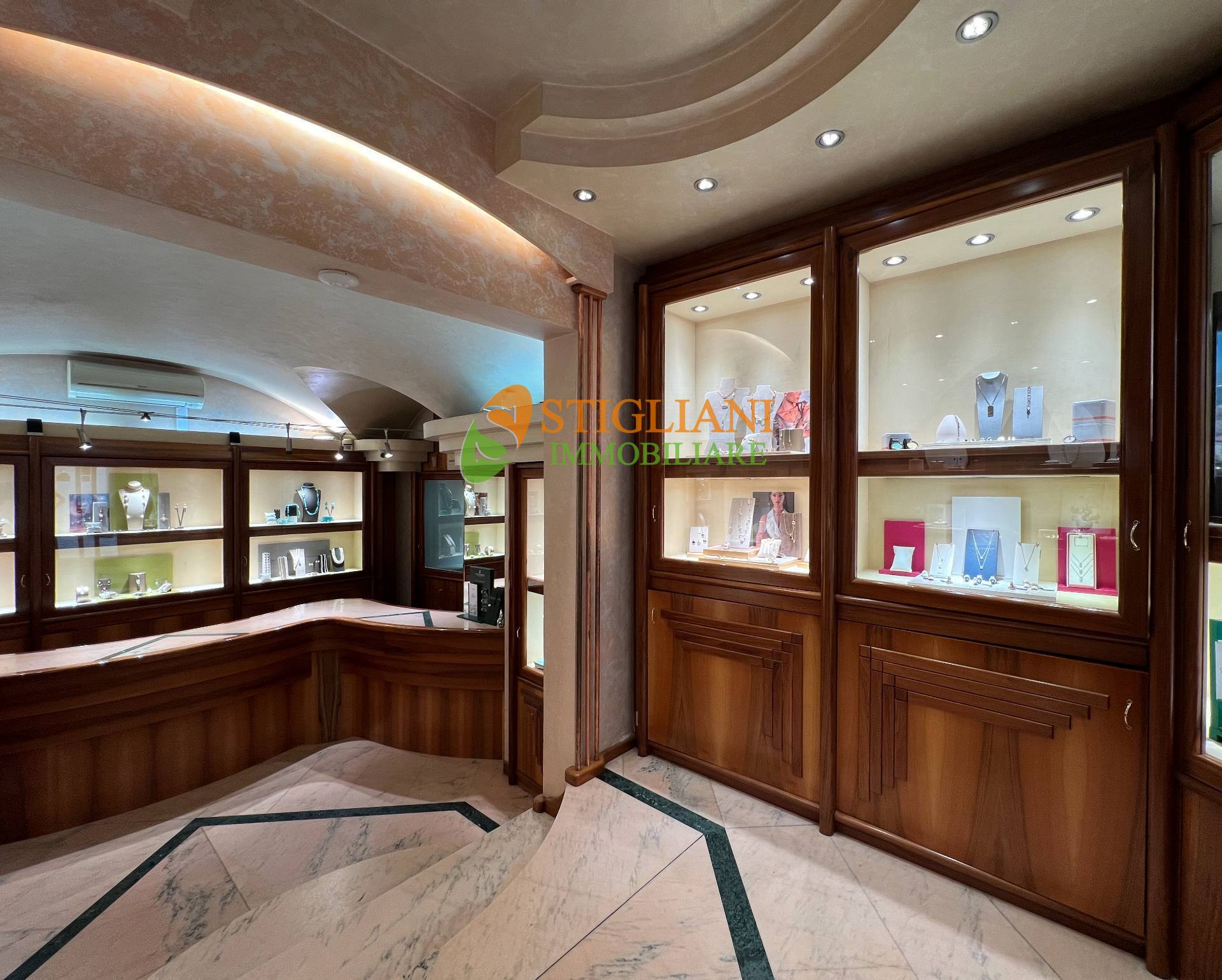 Attivita commerciale in vendita a Campobasso, Centro storico