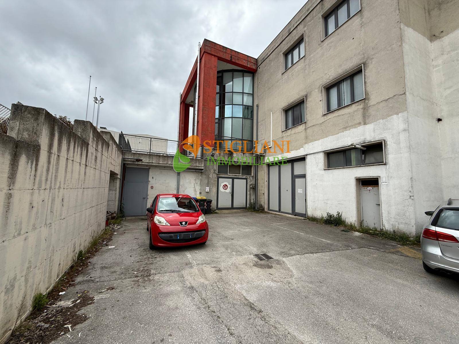 Locale in vendita a Campobasso, Periferia