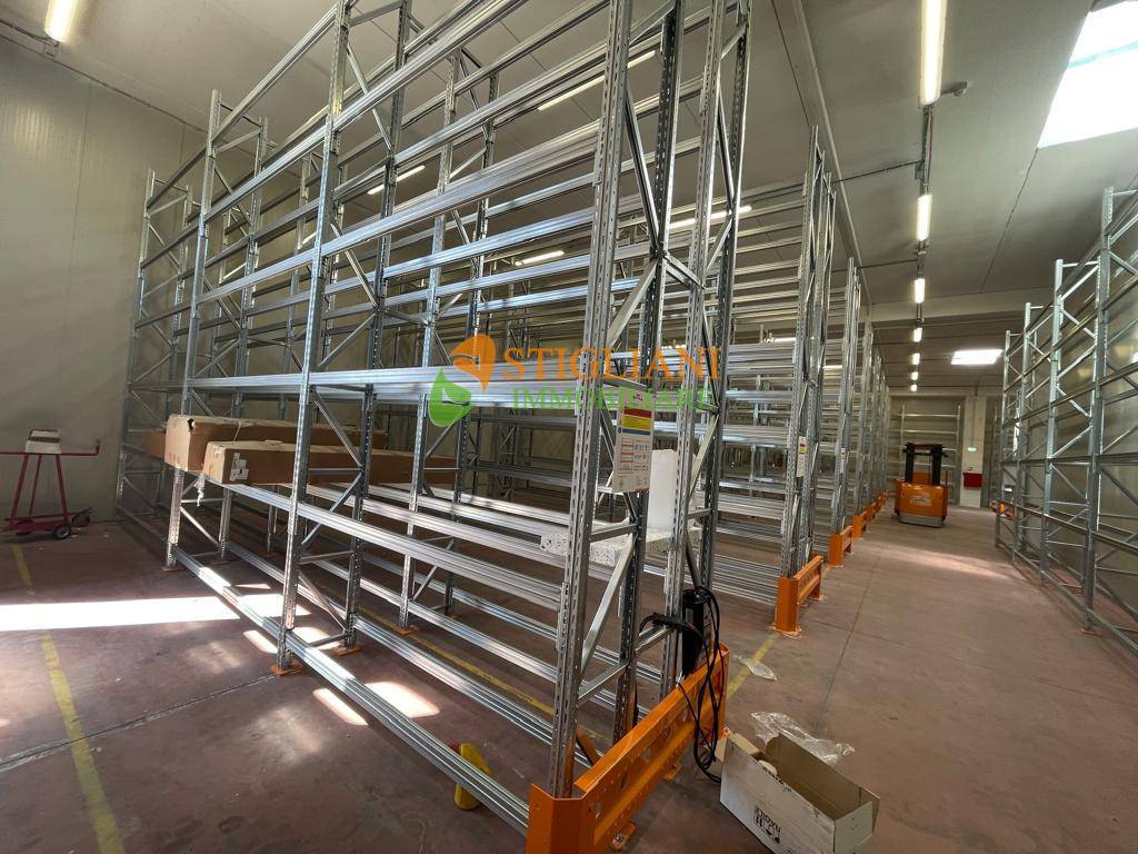 Locale in affitto a Ripalimosani, Viale Unit D'Italia