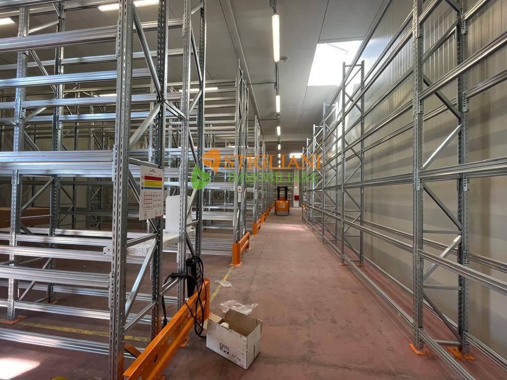 Locale in affitto a Ripalimosani, Viale Unit D'Italia