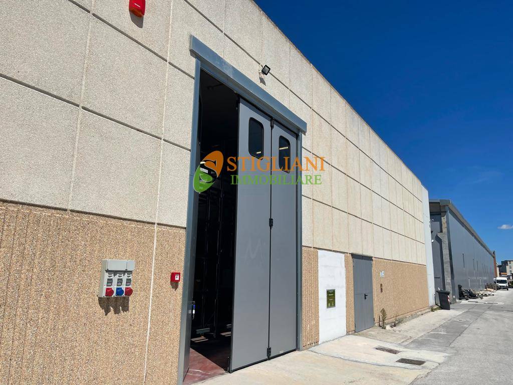 Ufficio in affitto a Ripalimosani, Viale Unit D'Italia