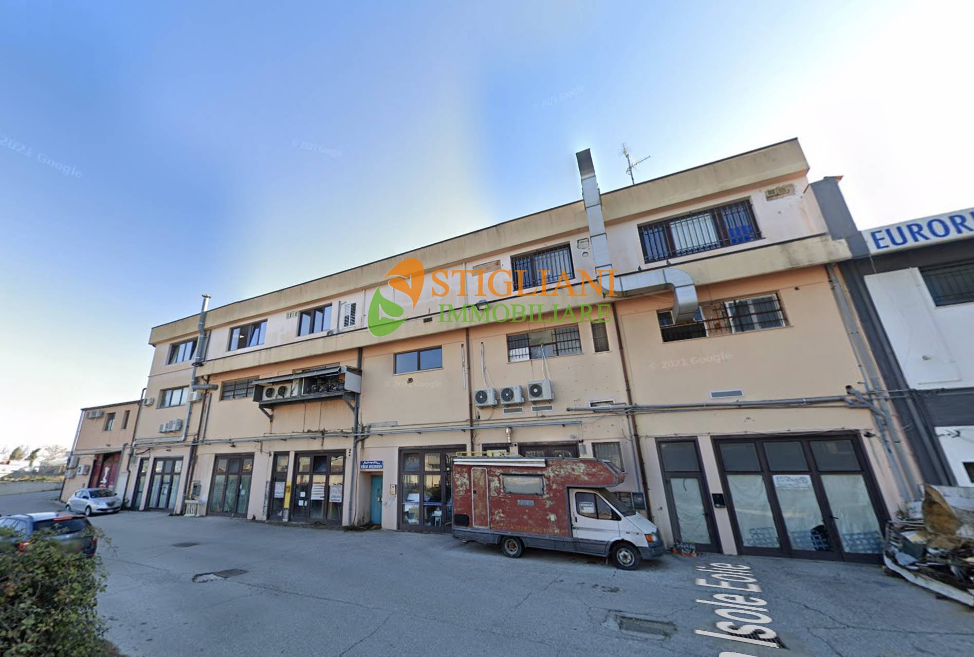 Locale commerciale in vendita a Termoli, via Corsica