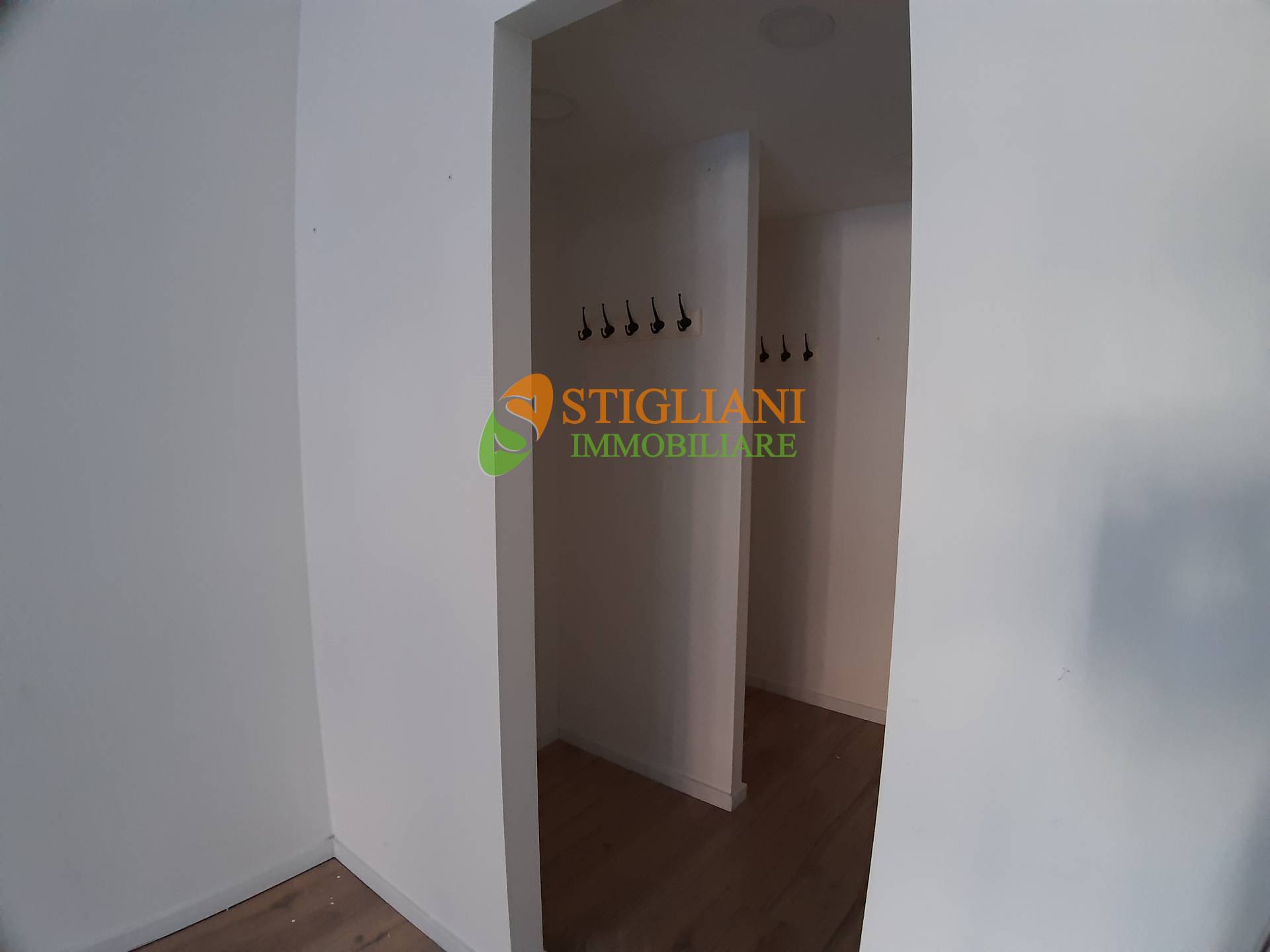 Locale commerciale in affitto a Campobasso, Centro