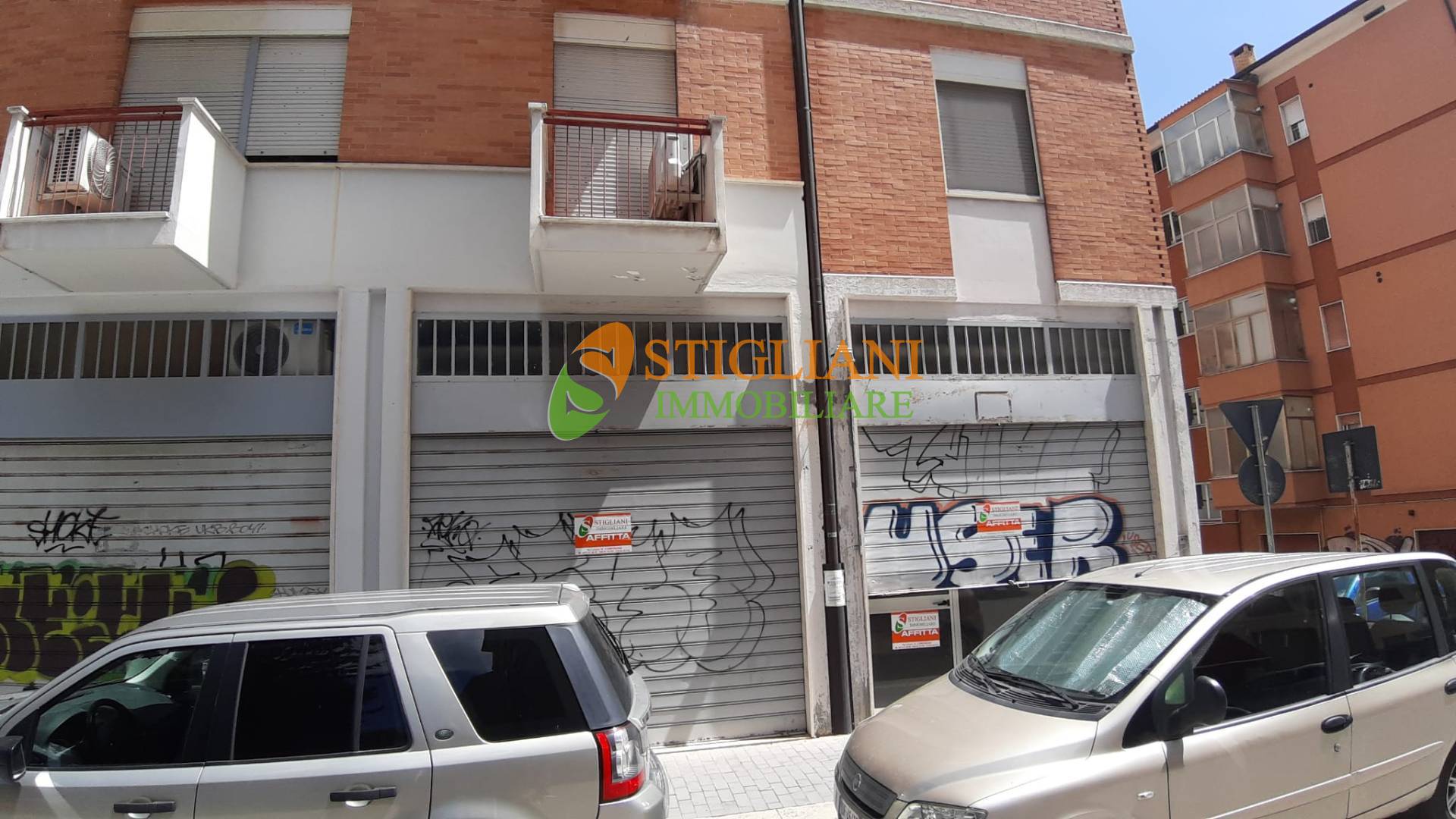 Locale commerciale in vendita a Campobasso, Via Pascoli