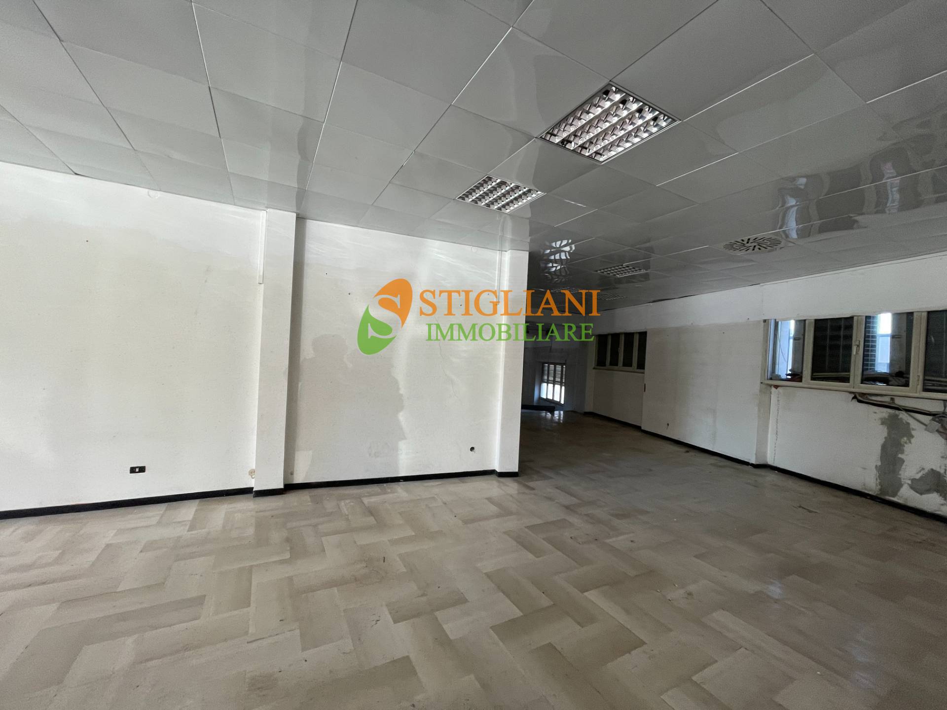 Locale commerciale in affitto a Campobasso, Semicentro
