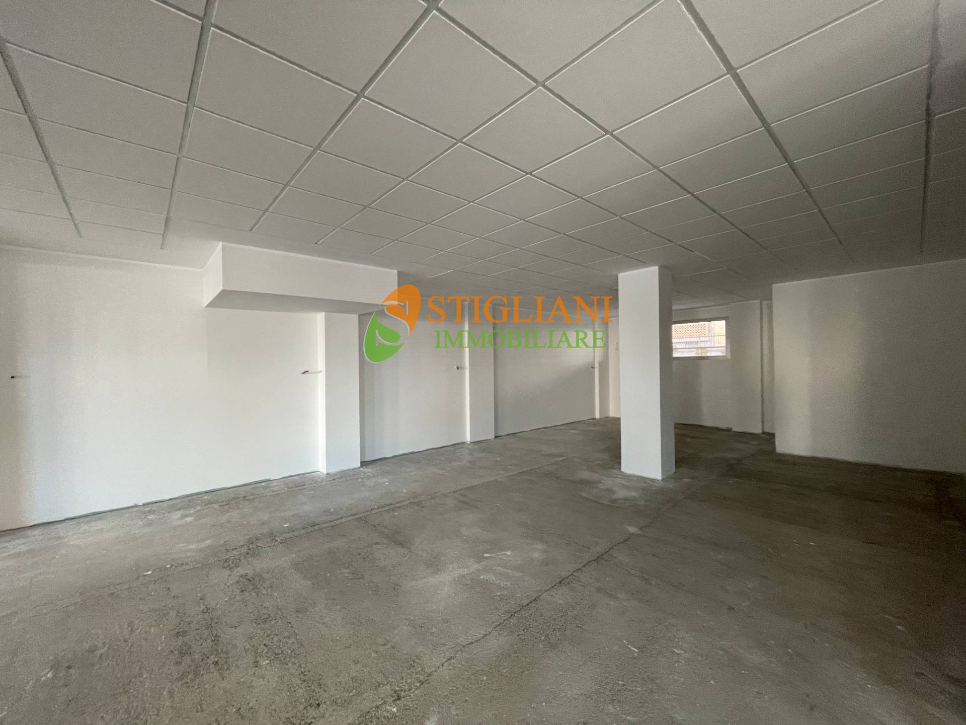 Locale commerciale in affitto a Campobasso, Semicentro