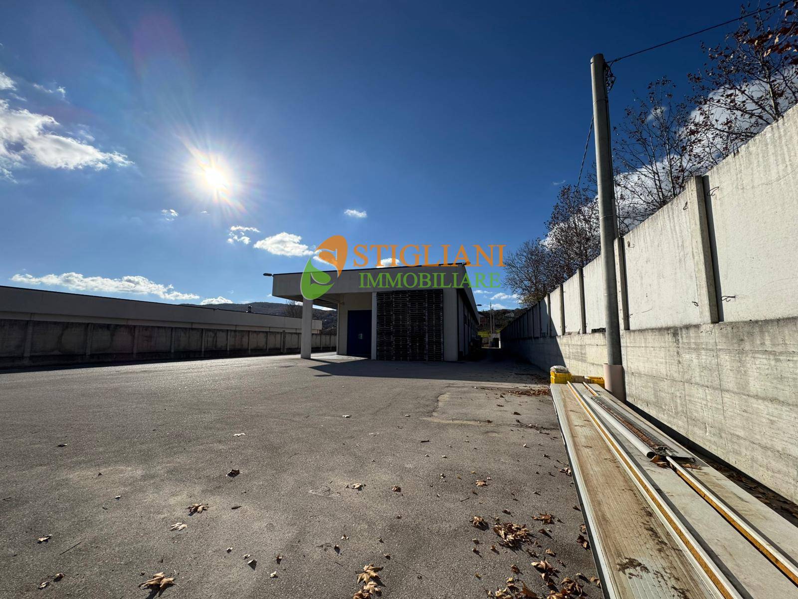 Locale commerciale in vendita a Campobasso, Contrada Selvapiana