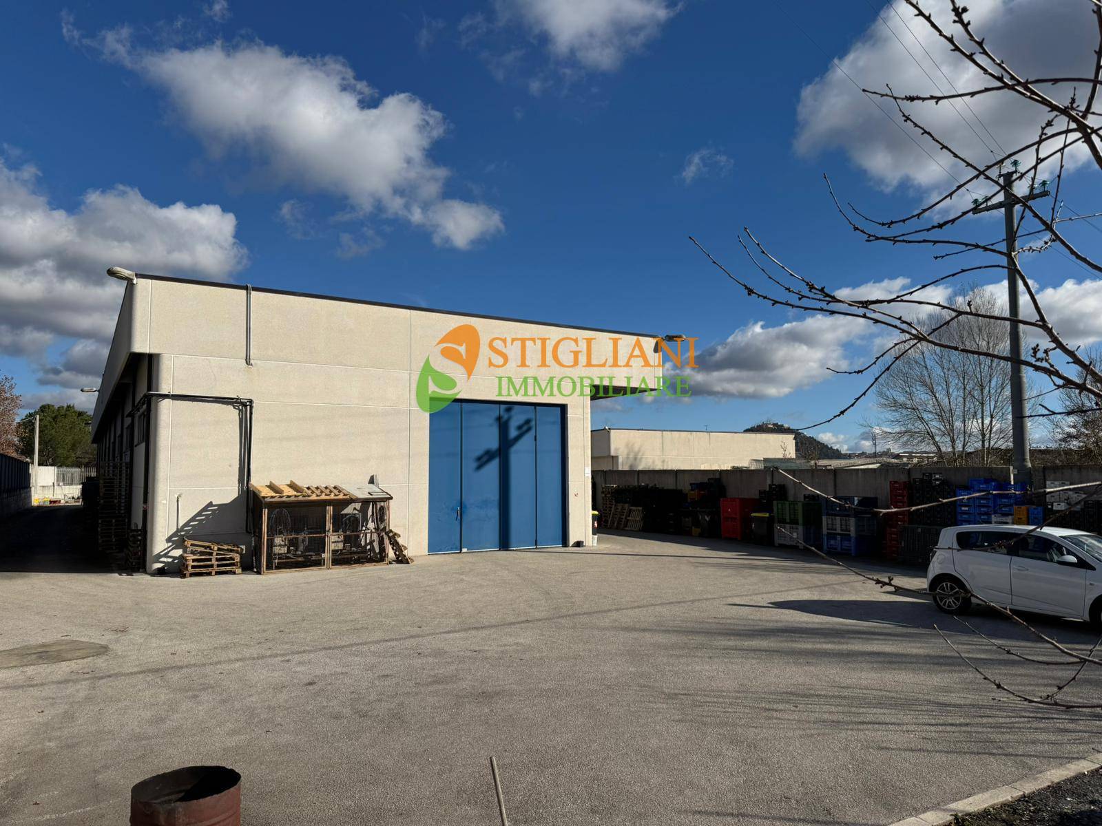 Locale commerciale in vendita a Campobasso, Contrada Selvapiana