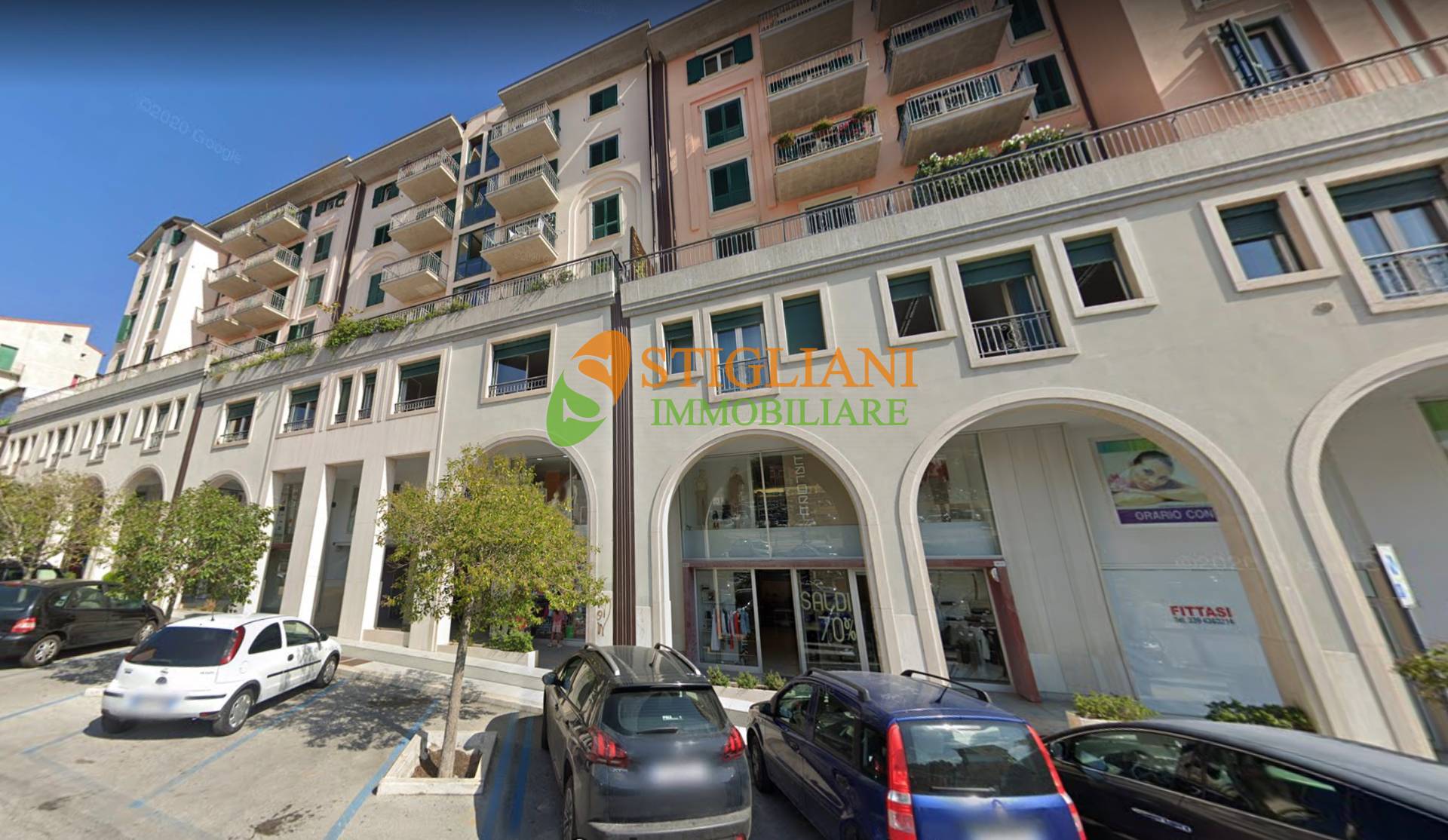 Locale commerciale in affitto a Campobasso, Centro