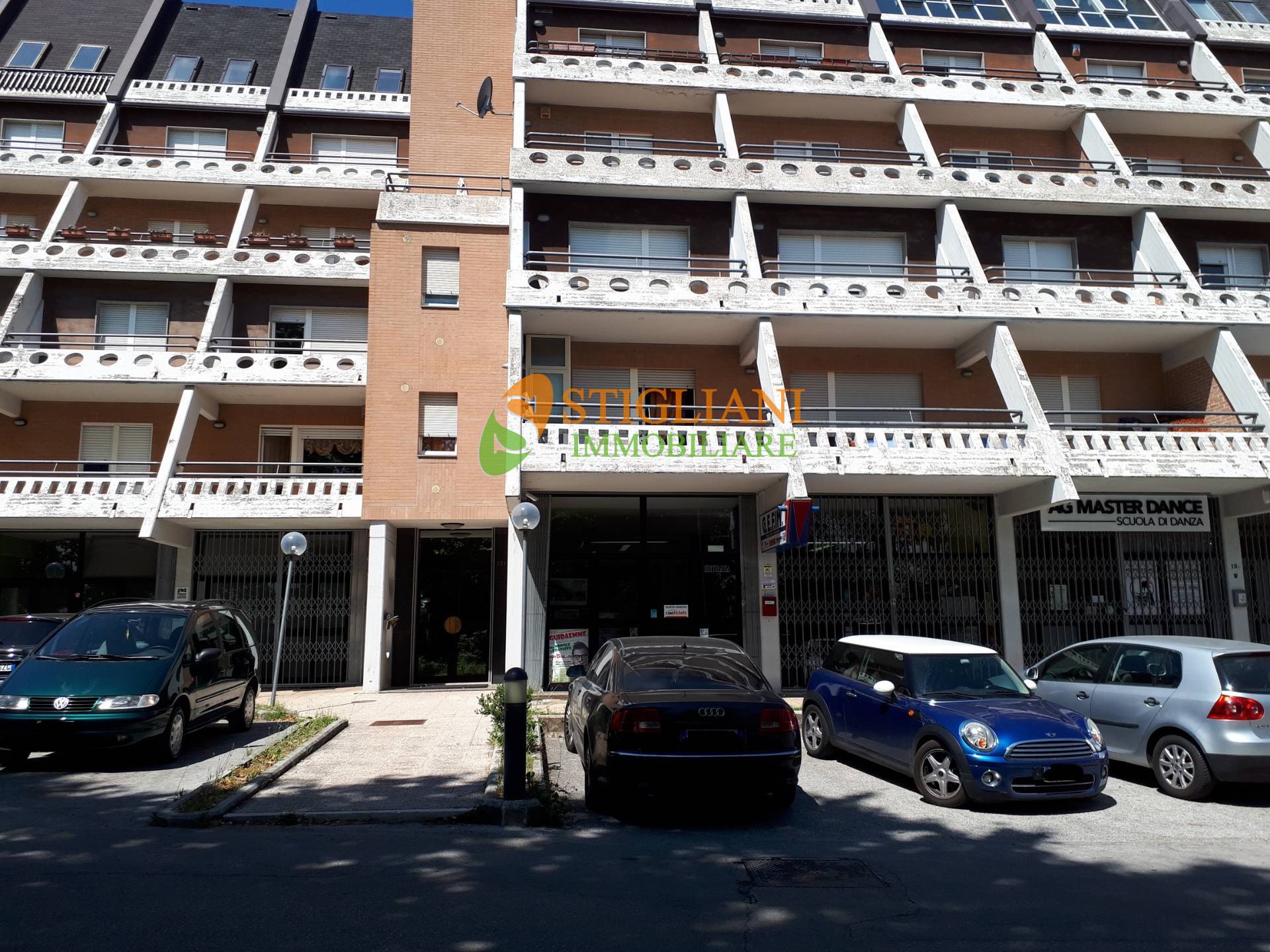 Locale commerciale in affitto a Campobasso, Semicentro
