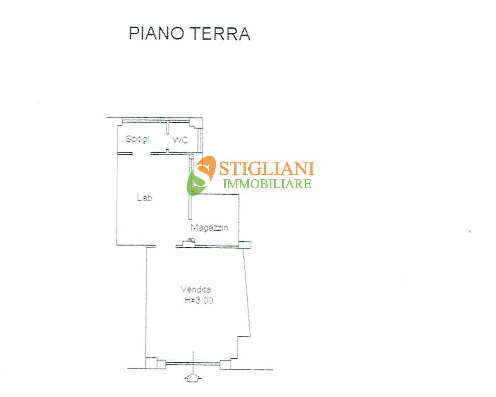 Locale commerciale in affitto a Campobasso, Centro