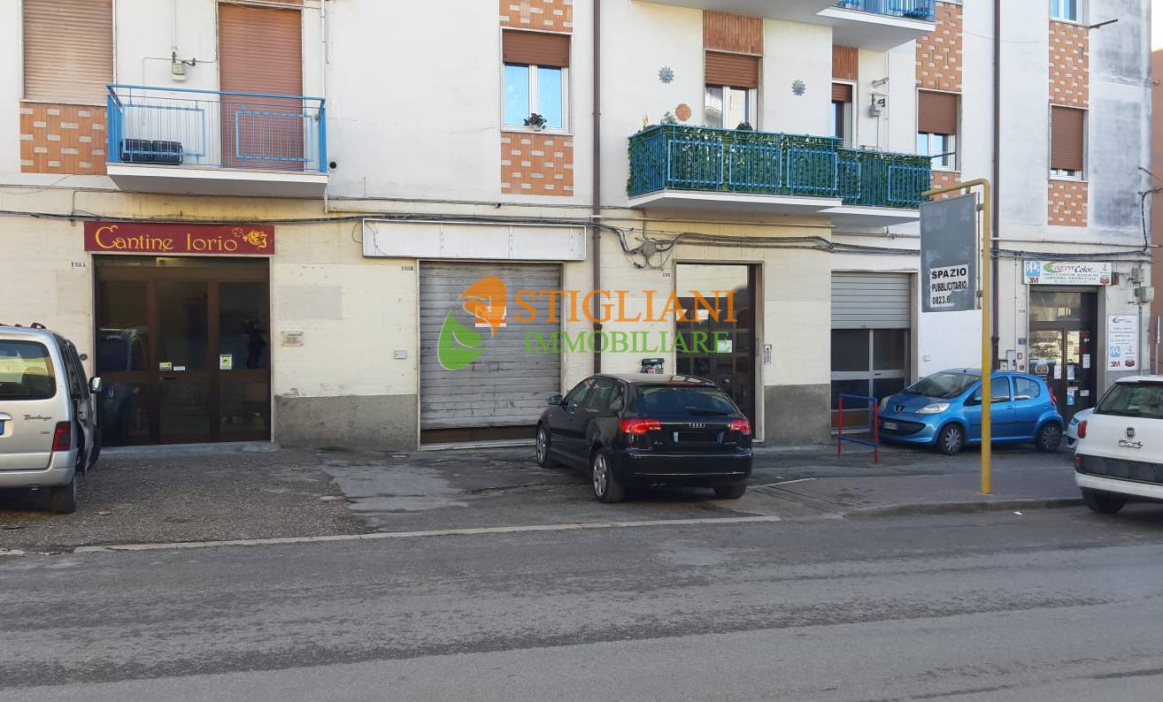 Locale commerciale in affitto a Campobasso, Centro