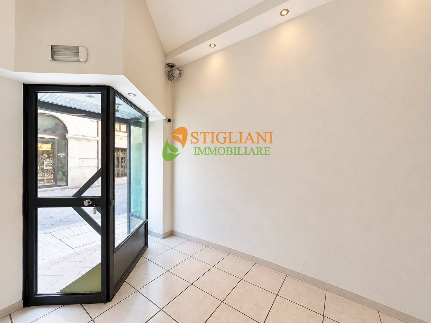 Locale commerciale in affitto a Campobasso, Centro storico