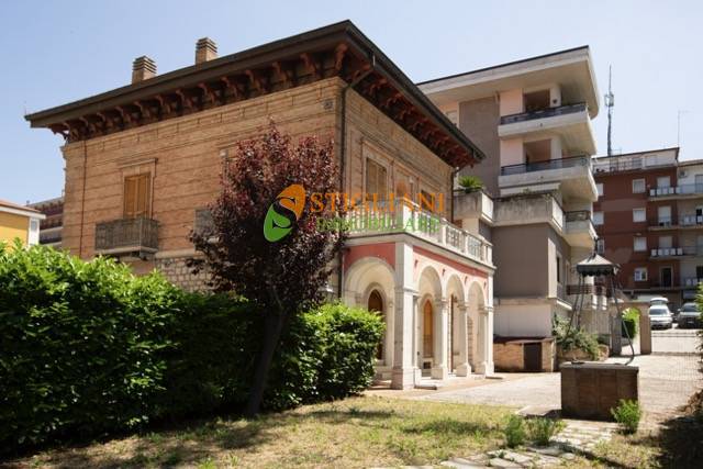 Villa in vendita a Campobasso, Semicentro