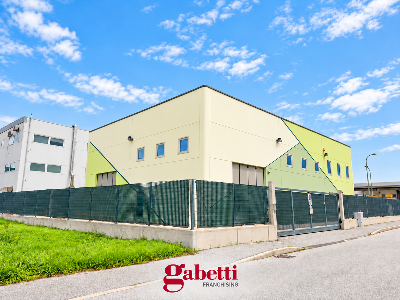 Capannone con box doppio a Savigliano