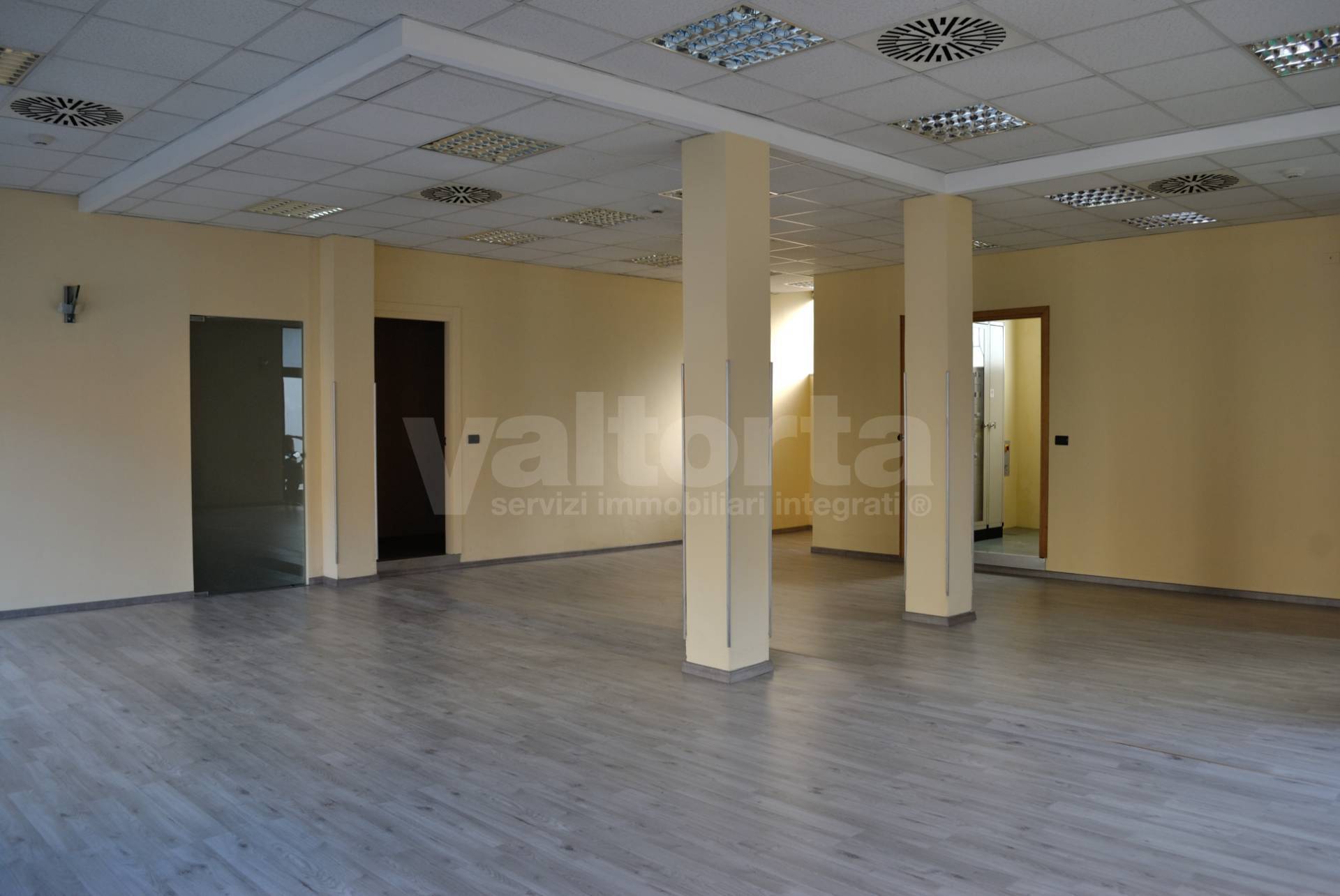 Villa in vendita a Carate Brianza, Unica