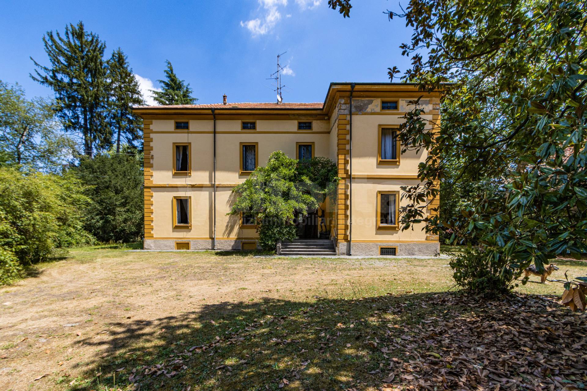 Villa in vendita a Carate Brianza