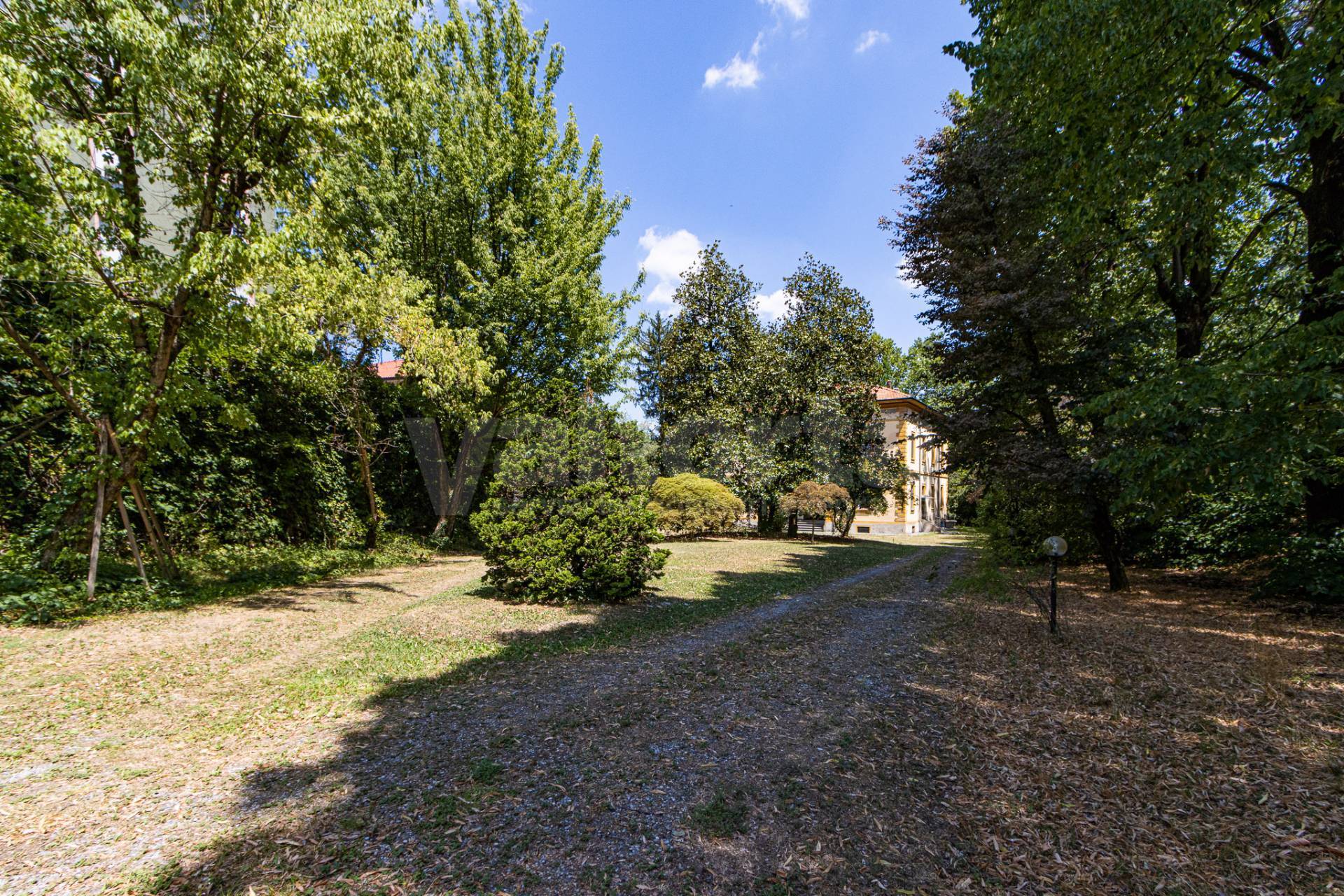 Villa in vendita a Carate Brianza